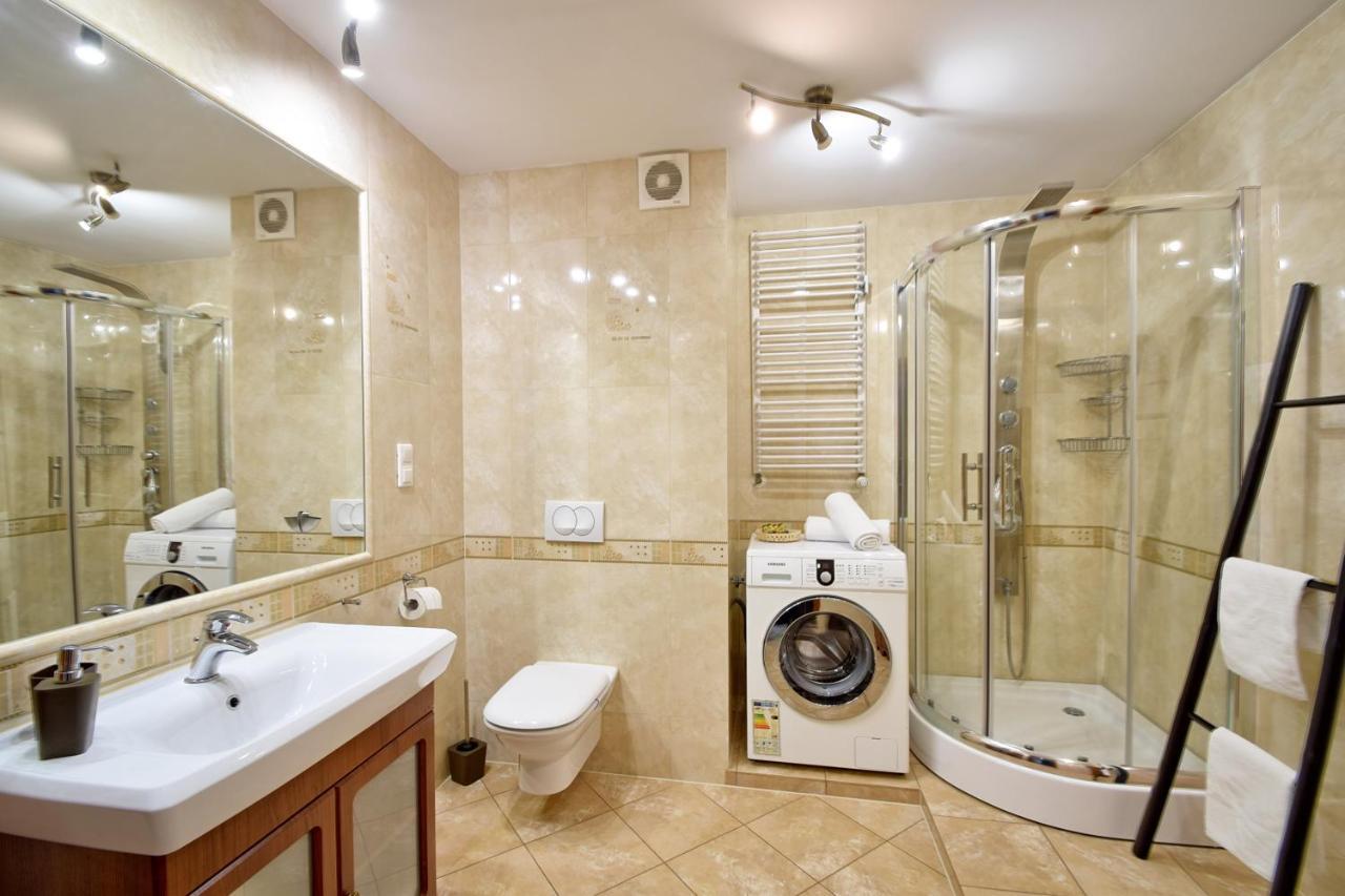 Appartamento Apartament Starowka Gostom Kołobrzeg Esterno foto